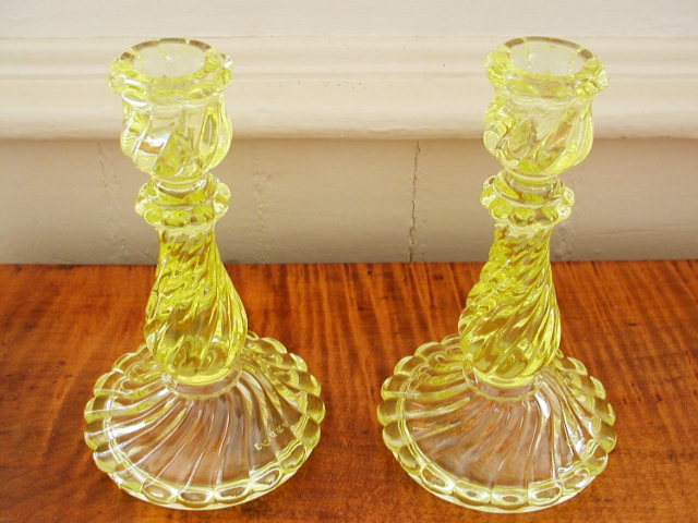 BG.Torsade.CD.Candleholders.05.jpg