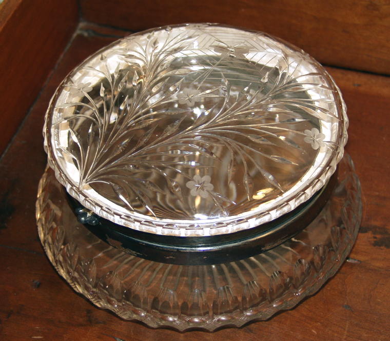 Colias.CG.Jar.Lidded.08.00.01.jpg
